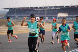 BIB: 045, 50303, 52438
                            <button type="button" onclick="openModal(10511165)" class="btn btn-primary btn-sm float-right btn-popup" data-toggle="modal" data-target=".modal-high-quality">
                        <i class="fas fa-shopping-cart"></i> Add to Cart
                    </button>
                                            <button type="button" onclick="isThisMe(10511165, true)" class="btn btn-success btn-sm float-right btn-popup btn-isme hidden" data-toggle="tooltip" data-placement="bottom" title="นี่คือรูปของคุณใช่ไหม คลิกที่นี่เพื่อเอาเข้าอัลบั้ม">
                        <i class="fas fa-plus"></i> Add to album
                    </button>
                    <button type="button" onclick="isThisMe(10511165, false)" class="btn btn-warning btn-sm float-right btn-popup btn-isnotme hidden">
                        <i class="fas fa-ban"></i> Remove from album
                    </button>