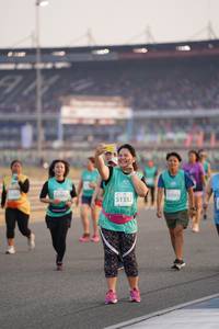 BIB: 2503, 52992, 51357
                            <button type="button" onclick="openModal(10515560)" class="btn btn-primary btn-sm float-right btn-popup" data-toggle="modal" data-target=".modal-high-quality">
                        <i class="fas fa-shopping-cart"></i> Add to Cart
                    </button>
                                            <button type="button" onclick="isThisMe(10515560, true)" class="btn btn-success btn-sm float-right btn-popup btn-isme hidden" data-toggle="tooltip" data-placement="bottom" title="นี่คือรูปของคุณใช่ไหม คลิกที่นี่เพื่อเอาเข้าอัลบั้ม">
                        <i class="fas fa-plus"></i> Add to album
                    </button>
                    <button type="button" onclick="isThisMe(10515560, false)" class="btn btn-warning btn-sm float-right btn-popup btn-isnotme hidden">
                        <i class="fas fa-ban"></i> Remove from album
                    </button>