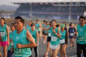 BIB: 1670, 1679
                            <button type="button" onclick="openModal(10513541)" class="btn btn-primary btn-sm float-right btn-popup" data-toggle="modal" data-target=".modal-high-quality">
                        <i class="fas fa-shopping-cart"></i> Add to Cart
                    </button>
                                            <button type="button" onclick="isThisMe(10513541, true)" class="btn btn-success btn-sm float-right btn-popup btn-isme hidden" data-toggle="tooltip" data-placement="bottom" title="นี่คือรูปของคุณใช่ไหม คลิกที่นี่เพื่อเอาเข้าอัลบั้ม">
                        <i class="fas fa-plus"></i> Add to album
                    </button>
                    <button type="button" onclick="isThisMe(10513541, false)" class="btn btn-warning btn-sm float-right btn-popup btn-isnotme hidden">
                        <i class="fas fa-ban"></i> Remove from album
                    </button>