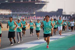 BIB: 0078, 70297
                            <button type="button" onclick="openModal(10512751)" class="btn btn-primary btn-sm float-right btn-popup" data-toggle="modal" data-target=".modal-high-quality">
                        <i class="fas fa-shopping-cart"></i> Add to Cart
                    </button>
                                            <button type="button" onclick="isThisMe(10512751, true)" class="btn btn-success btn-sm float-right btn-popup btn-isme hidden" data-toggle="tooltip" data-placement="bottom" title="นี่คือรูปของคุณใช่ไหม คลิกที่นี่เพื่อเอาเข้าอัลบั้ม">
                        <i class="fas fa-plus"></i> Add to album
                    </button>
                    <button type="button" onclick="isThisMe(10512751, false)" class="btn btn-warning btn-sm float-right btn-popup btn-isnotme hidden">
                        <i class="fas fa-ban"></i> Remove from album
                    </button>