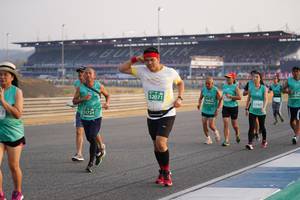 BIB: 52071, 52407, 1724
                            <button type="button" onclick="openModal(10512163)" class="btn btn-primary btn-sm float-right btn-popup" data-toggle="modal" data-target=".modal-high-quality">
                        <i class="fas fa-shopping-cart"></i> Add to Cart
                    </button>
                                            <button type="button" onclick="isThisMe(10512163, true)" class="btn btn-success btn-sm float-right btn-popup btn-isme hidden" data-toggle="tooltip" data-placement="bottom" title="นี่คือรูปของคุณใช่ไหม คลิกที่นี่เพื่อเอาเข้าอัลบั้ม">
                        <i class="fas fa-plus"></i> Add to album
                    </button>
                    <button type="button" onclick="isThisMe(10512163, false)" class="btn btn-warning btn-sm float-right btn-popup btn-isnotme hidden">
                        <i class="fas fa-ban"></i> Remove from album
                    </button>