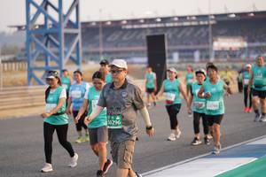 BIB: 32788, 50296
                            <button type="button" onclick="openModal(10515057)" class="btn btn-primary btn-sm float-right btn-popup" data-toggle="modal" data-target=".modal-high-quality">
                        <i class="fas fa-shopping-cart"></i> Add to Cart
                    </button>
                                            <button type="button" onclick="isThisMe(10515057, true)" class="btn btn-success btn-sm float-right btn-popup btn-isme hidden" data-toggle="tooltip" data-placement="bottom" title="นี่คือรูปของคุณใช่ไหม คลิกที่นี่เพื่อเอาเข้าอัลบั้ม">
                        <i class="fas fa-plus"></i> Add to album
                    </button>
                    <button type="button" onclick="isThisMe(10515057, false)" class="btn btn-warning btn-sm float-right btn-popup btn-isnotme hidden">
                        <i class="fas fa-ban"></i> Remove from album
                    </button>