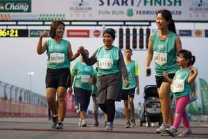 BIB: 202, 0734, 50709, 51130, 5129
                            <button type="button" onclick="openModal(10524119)" class="btn btn-primary btn-sm float-right btn-popup" data-toggle="modal" data-target=".modal-high-quality">
                        <i class="fas fa-shopping-cart"></i> Add to Cart
                    </button>
                                            <button type="button" onclick="isThisMe(10524119, true)" class="btn btn-success btn-sm float-right btn-popup btn-isme hidden" data-toggle="tooltip" data-placement="bottom" title="นี่คือรูปของคุณใช่ไหม คลิกที่นี่เพื่อเอาเข้าอัลบั้ม">
                        <i class="fas fa-plus"></i> Add to album
                    </button>
                    <button type="button" onclick="isThisMe(10524119, false)" class="btn btn-warning btn-sm float-right btn-popup btn-isnotme hidden">
                        <i class="fas fa-ban"></i> Remove from album
                    </button>