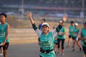 BIB: 1825, 50269
                            <button type="button" onclick="openModal(10513492)" class="btn btn-primary btn-sm float-right btn-popup" data-toggle="modal" data-target=".modal-high-quality">
                        <i class="fas fa-shopping-cart"></i> Add to Cart
                    </button>
                                            <button type="button" onclick="isThisMe(10513492, true)" class="btn btn-success btn-sm float-right btn-popup btn-isme hidden" data-toggle="tooltip" data-placement="bottom" title="นี่คือรูปของคุณใช่ไหม คลิกที่นี่เพื่อเอาเข้าอัลบั้ม">
                        <i class="fas fa-plus"></i> Add to album
                    </button>
                    <button type="button" onclick="isThisMe(10513492, false)" class="btn btn-warning btn-sm float-right btn-popup btn-isnotme hidden">
                        <i class="fas fa-ban"></i> Remove from album
                    </button>