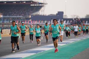 BIB: 0078, 70297
                            <button type="button" onclick="openModal(10512696)" class="btn btn-primary btn-sm float-right btn-popup" data-toggle="modal" data-target=".modal-high-quality">
                        <i class="fas fa-shopping-cart"></i> Add to Cart
                    </button>
                                            <button type="button" onclick="isThisMe(10512696, true)" class="btn btn-success btn-sm float-right btn-popup btn-isme hidden" data-toggle="tooltip" data-placement="bottom" title="นี่คือรูปของคุณใช่ไหม คลิกที่นี่เพื่อเอาเข้าอัลบั้ม">
                        <i class="fas fa-plus"></i> Add to album
                    </button>
                    <button type="button" onclick="isThisMe(10512696, false)" class="btn btn-warning btn-sm float-right btn-popup btn-isnotme hidden">
                        <i class="fas fa-ban"></i> Remove from album
                    </button>