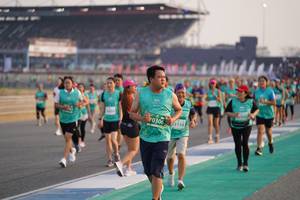 BIB: 70306, 33158
                            <button type="button" onclick="openModal(10513466)" class="btn btn-primary btn-sm float-right btn-popup" data-toggle="modal" data-target=".modal-high-quality">
                        <i class="fas fa-shopping-cart"></i> Add to Cart
                    </button>
                                            <button type="button" onclick="isThisMe(10513466, true)" class="btn btn-success btn-sm float-right btn-popup btn-isme hidden" data-toggle="tooltip" data-placement="bottom" title="นี่คือรูปของคุณใช่ไหม คลิกที่นี่เพื่อเอาเข้าอัลบั้ม">
                        <i class="fas fa-plus"></i> Add to album
                    </button>
                    <button type="button" onclick="isThisMe(10513466, false)" class="btn btn-warning btn-sm float-right btn-popup btn-isnotme hidden">
                        <i class="fas fa-ban"></i> Remove from album
                    </button>