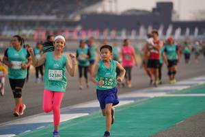 BIB: 52386, 1529
                            <button type="button" onclick="openModal(10519533)" class="btn btn-primary btn-sm float-right btn-popup" data-toggle="modal" data-target=".modal-high-quality">
                        <i class="fas fa-shopping-cart"></i> Add to Cart
                    </button>
                                            <button type="button" onclick="isThisMe(10519533, true)" class="btn btn-success btn-sm float-right btn-popup btn-isme hidden" data-toggle="tooltip" data-placement="bottom" title="นี่คือรูปของคุณใช่ไหม คลิกที่นี่เพื่อเอาเข้าอัลบั้ม">
                        <i class="fas fa-plus"></i> Add to album
                    </button>
                    <button type="button" onclick="isThisMe(10519533, false)" class="btn btn-warning btn-sm float-right btn-popup btn-isnotme hidden">
                        <i class="fas fa-ban"></i> Remove from album
                    </button>