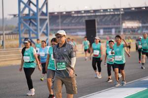 BIB: 1228, 527, 50296
                            <button type="button" onclick="openModal(10515060)" class="btn btn-primary btn-sm float-right btn-popup" data-toggle="modal" data-target=".modal-high-quality">
                        <i class="fas fa-shopping-cart"></i> Add to Cart
                    </button>
                                            <button type="button" onclick="isThisMe(10515060, true)" class="btn btn-success btn-sm float-right btn-popup btn-isme hidden" data-toggle="tooltip" data-placement="bottom" title="นี่คือรูปของคุณใช่ไหม คลิกที่นี่เพื่อเอาเข้าอัลบั้ม">
                        <i class="fas fa-plus"></i> Add to album
                    </button>
                    <button type="button" onclick="isThisMe(10515060, false)" class="btn btn-warning btn-sm float-right btn-popup btn-isnotme hidden">
                        <i class="fas fa-ban"></i> Remove from album
                    </button>