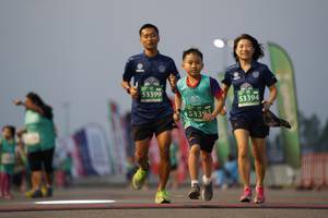 BIB: 53399, 53394, 53393
                            <button type="button" onclick="openModal(10524363)" class="btn btn-primary btn-sm float-right btn-popup" data-toggle="modal" data-target=".modal-high-quality">
                        <i class="fas fa-shopping-cart"></i> Add to Cart
                    </button>
                                            <button type="button" onclick="isThisMe(10524363, true)" class="btn btn-success btn-sm float-right btn-popup btn-isme hidden" data-toggle="tooltip" data-placement="bottom" title="นี่คือรูปของคุณใช่ไหม คลิกที่นี่เพื่อเอาเข้าอัลบั้ม">
                        <i class="fas fa-plus"></i> Add to album
                    </button>
                    <button type="button" onclick="isThisMe(10524363, false)" class="btn btn-warning btn-sm float-right btn-popup btn-isnotme hidden">
                        <i class="fas fa-ban"></i> Remove from album
                    </button>