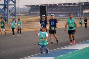 BIB: 51611, 1645, 50010
                            <button type="button" onclick="openModal(10519284)" class="btn btn-primary btn-sm float-right btn-popup" data-toggle="modal" data-target=".modal-high-quality">
                        <i class="fas fa-shopping-cart"></i> Add to Cart
                    </button>
                                            <button type="button" onclick="isThisMe(10519284, true)" class="btn btn-success btn-sm float-right btn-popup btn-isme hidden" data-toggle="tooltip" data-placement="bottom" title="นี่คือรูปของคุณใช่ไหม คลิกที่นี่เพื่อเอาเข้าอัลบั้ม">
                        <i class="fas fa-plus"></i> Add to album
                    </button>
                    <button type="button" onclick="isThisMe(10519284, false)" class="btn btn-warning btn-sm float-right btn-popup btn-isnotme hidden">
                        <i class="fas fa-ban"></i> Remove from album
                    </button>