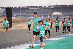 BIB: 5048, 50542
                            <button type="button" onclick="openModal(10519685)" class="btn btn-primary btn-sm float-right btn-popup" data-toggle="modal" data-target=".modal-high-quality">
                        <i class="fas fa-shopping-cart"></i> Add to Cart
                    </button>
                                            <button type="button" onclick="isThisMe(10519685, true)" class="btn btn-success btn-sm float-right btn-popup btn-isme hidden" data-toggle="tooltip" data-placement="bottom" title="นี่คือรูปของคุณใช่ไหม คลิกที่นี่เพื่อเอาเข้าอัลบั้ม">
                        <i class="fas fa-plus"></i> Add to album
                    </button>
                    <button type="button" onclick="isThisMe(10519685, false)" class="btn btn-warning btn-sm float-right btn-popup btn-isnotme hidden">
                        <i class="fas fa-ban"></i> Remove from album
                    </button>