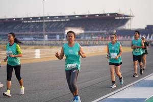 BIB: 52762
                            <button type="button" onclick="openModal(10511272)" class="btn btn-primary btn-sm float-right btn-popup" data-toggle="modal" data-target=".modal-high-quality">
                        <i class="fas fa-shopping-cart"></i> Add to Cart
                    </button>
                                            <button type="button" onclick="isThisMe(10511272, true)" class="btn btn-success btn-sm float-right btn-popup btn-isme hidden" data-toggle="tooltip" data-placement="bottom" title="นี่คือรูปของคุณใช่ไหม คลิกที่นี่เพื่อเอาเข้าอัลบั้ม">
                        <i class="fas fa-plus"></i> Add to album
                    </button>
                    <button type="button" onclick="isThisMe(10511272, false)" class="btn btn-warning btn-sm float-right btn-popup btn-isnotme hidden">
                        <i class="fas fa-ban"></i> Remove from album
                    </button>