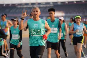 BIB: 2844, 50122, 52624
                            <button type="button" onclick="openModal(10511958)" class="btn btn-primary btn-sm float-right btn-popup" data-toggle="modal" data-target=".modal-high-quality">
                        <i class="fas fa-shopping-cart"></i> Add to Cart
                    </button>
                                            <button type="button" onclick="isThisMe(10511958, true)" class="btn btn-success btn-sm float-right btn-popup btn-isme hidden" data-toggle="tooltip" data-placement="bottom" title="นี่คือรูปของคุณใช่ไหม คลิกที่นี่เพื่อเอาเข้าอัลบั้ม">
                        <i class="fas fa-plus"></i> Add to album
                    </button>
                    <button type="button" onclick="isThisMe(10511958, false)" class="btn btn-warning btn-sm float-right btn-popup btn-isnotme hidden">
                        <i class="fas fa-ban"></i> Remove from album
                    </button>