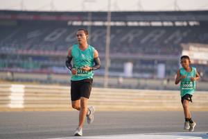 BIB: 014, 50008
                            <button type="button" onclick="openModal(10506063)" class="btn btn-primary btn-sm float-right btn-popup" data-toggle="modal" data-target=".modal-high-quality">
                        <i class="fas fa-shopping-cart"></i> Add to Cart
                    </button>
                                            <button type="button" onclick="isThisMe(10506063, true)" class="btn btn-success btn-sm float-right btn-popup btn-isme hidden" data-toggle="tooltip" data-placement="bottom" title="นี่คือรูปของคุณใช่ไหม คลิกที่นี่เพื่อเอาเข้าอัลบั้ม">
                        <i class="fas fa-plus"></i> Add to album
                    </button>
                    <button type="button" onclick="isThisMe(10506063, false)" class="btn btn-warning btn-sm float-right btn-popup btn-isnotme hidden">
                        <i class="fas fa-ban"></i> Remove from album
                    </button>