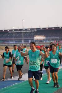 BIB: 51232, 50253
                            <button type="button" onclick="openModal(10513984)" class="btn btn-primary btn-sm float-right btn-popup" data-toggle="modal" data-target=".modal-high-quality">
                        <i class="fas fa-shopping-cart"></i> Add to Cart
                    </button>
                                            <button type="button" onclick="isThisMe(10513984, true)" class="btn btn-success btn-sm float-right btn-popup btn-isme hidden" data-toggle="tooltip" data-placement="bottom" title="นี่คือรูปของคุณใช่ไหม คลิกที่นี่เพื่อเอาเข้าอัลบั้ม">
                        <i class="fas fa-plus"></i> Add to album
                    </button>
                    <button type="button" onclick="isThisMe(10513984, false)" class="btn btn-warning btn-sm float-right btn-popup btn-isnotme hidden">
                        <i class="fas fa-ban"></i> Remove from album
                    </button>