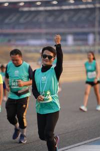 BIB: 503, 664
                            <button type="button" onclick="openModal(10515830)" class="btn btn-primary btn-sm float-right btn-popup" data-toggle="modal" data-target=".modal-high-quality">
                        <i class="fas fa-shopping-cart"></i> Add to Cart
                    </button>
                                            <button type="button" onclick="isThisMe(10515830, true)" class="btn btn-success btn-sm float-right btn-popup btn-isme hidden" data-toggle="tooltip" data-placement="bottom" title="นี่คือรูปของคุณใช่ไหม คลิกที่นี่เพื่อเอาเข้าอัลบั้ม">
                        <i class="fas fa-plus"></i> Add to album
                    </button>
                    <button type="button" onclick="isThisMe(10515830, false)" class="btn btn-warning btn-sm float-right btn-popup btn-isnotme hidden">
                        <i class="fas fa-ban"></i> Remove from album
                    </button>