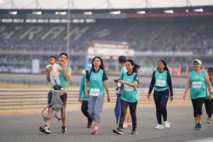 BIB: 52352, 83398, 52717, 52395
                            <button type="button" onclick="openModal(10521147)" class="btn btn-primary btn-sm float-right btn-popup" data-toggle="modal" data-target=".modal-high-quality">
                        <i class="fas fa-shopping-cart"></i> Add to Cart
                    </button>
                                            <button type="button" onclick="isThisMe(10521147, true)" class="btn btn-success btn-sm float-right btn-popup btn-isme hidden" data-toggle="tooltip" data-placement="bottom" title="นี่คือรูปของคุณใช่ไหม คลิกที่นี่เพื่อเอาเข้าอัลบั้ม">
                        <i class="fas fa-plus"></i> Add to album
                    </button>
                    <button type="button" onclick="isThisMe(10521147, false)" class="btn btn-warning btn-sm float-right btn-popup btn-isnotme hidden">
                        <i class="fas fa-ban"></i> Remove from album
                    </button>