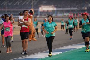 BIB: 51900, 70271
                            <button type="button" onclick="openModal(10519584)" class="btn btn-primary btn-sm float-right btn-popup" data-toggle="modal" data-target=".modal-high-quality">
                        <i class="fas fa-shopping-cart"></i> Add to Cart
                    </button>
                                            <button type="button" onclick="isThisMe(10519584, true)" class="btn btn-success btn-sm float-right btn-popup btn-isme hidden" data-toggle="tooltip" data-placement="bottom" title="นี่คือรูปของคุณใช่ไหม คลิกที่นี่เพื่อเอาเข้าอัลบั้ม">
                        <i class="fas fa-plus"></i> Add to album
                    </button>
                    <button type="button" onclick="isThisMe(10519584, false)" class="btn btn-warning btn-sm float-right btn-popup btn-isnotme hidden">
                        <i class="fas fa-ban"></i> Remove from album
                    </button>