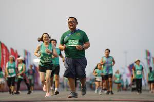 BIB: 70267, 70265
                            <button type="button" onclick="openModal(10523913)" class="btn btn-primary btn-sm float-right btn-popup" data-toggle="modal" data-target=".modal-high-quality">
                        <i class="fas fa-shopping-cart"></i> Add to Cart
                    </button>
                                            <button type="button" onclick="isThisMe(10523913, true)" class="btn btn-success btn-sm float-right btn-popup btn-isme hidden" data-toggle="tooltip" data-placement="bottom" title="นี่คือรูปของคุณใช่ไหม คลิกที่นี่เพื่อเอาเข้าอัลบั้ม">
                        <i class="fas fa-plus"></i> Add to album
                    </button>
                    <button type="button" onclick="isThisMe(10523913, false)" class="btn btn-warning btn-sm float-right btn-popup btn-isnotme hidden">
                        <i class="fas fa-ban"></i> Remove from album
                    </button>