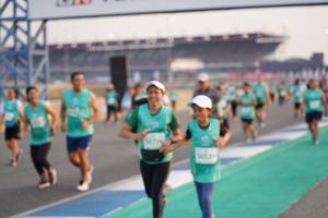 BIB: 
                            <button type="button" onclick="openModal(10515046)" class="btn btn-primary btn-sm float-right btn-popup" data-toggle="modal" data-target=".modal-high-quality">
                        <i class="fas fa-shopping-cart"></i> Add to Cart
                    </button>
                                            <button type="button" onclick="isThisMe(10515046, true)" class="btn btn-success btn-sm float-right btn-popup btn-isme hidden" data-toggle="tooltip" data-placement="bottom" title="นี่คือรูปของคุณใช่ไหม คลิกที่นี่เพื่อเอาเข้าอัลบั้ม">
                        <i class="fas fa-plus"></i> Add to album
                    </button>
                    <button type="button" onclick="isThisMe(10515046, false)" class="btn btn-warning btn-sm float-right btn-popup btn-isnotme hidden">
                        <i class="fas fa-ban"></i> Remove from album
                    </button>