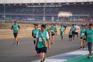 BIB: 50165, 533
                            <button type="button" onclick="openModal(10513745)" class="btn btn-primary btn-sm float-right btn-popup" data-toggle="modal" data-target=".modal-high-quality">
                        <i class="fas fa-shopping-cart"></i> Add to Cart
                    </button>
                                            <button type="button" onclick="isThisMe(10513745, true)" class="btn btn-success btn-sm float-right btn-popup btn-isme hidden" data-toggle="tooltip" data-placement="bottom" title="นี่คือรูปของคุณใช่ไหม คลิกที่นี่เพื่อเอาเข้าอัลบั้ม">
                        <i class="fas fa-plus"></i> Add to album
                    </button>
                    <button type="button" onclick="isThisMe(10513745, false)" class="btn btn-warning btn-sm float-right btn-popup btn-isnotme hidden">
                        <i class="fas fa-ban"></i> Remove from album
                    </button>