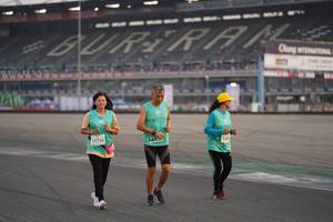 BIB: 1010, 400, 52756, 528
                            <button type="button" onclick="openModal(10522078)" class="btn btn-primary btn-sm float-right btn-popup" data-toggle="modal" data-target=".modal-high-quality">
                        <i class="fas fa-shopping-cart"></i> Add to Cart
                    </button>
                                            <button type="button" onclick="isThisMe(10522078, true)" class="btn btn-success btn-sm float-right btn-popup btn-isme hidden" data-toggle="tooltip" data-placement="bottom" title="นี่คือรูปของคุณใช่ไหม คลิกที่นี่เพื่อเอาเข้าอัลบั้ม">
                        <i class="fas fa-plus"></i> Add to album
                    </button>
                    <button type="button" onclick="isThisMe(10522078, false)" class="btn btn-warning btn-sm float-right btn-popup btn-isnotme hidden">
                        <i class="fas fa-ban"></i> Remove from album
                    </button>