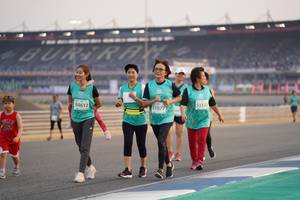 BIB: 53332, 50612, 1077
                            <button type="button" onclick="openModal(10520622)" class="btn btn-primary btn-sm float-right btn-popup" data-toggle="modal" data-target=".modal-high-quality">
                        <i class="fas fa-shopping-cart"></i> Add to Cart
                    </button>
                                            <button type="button" onclick="isThisMe(10520622, true)" class="btn btn-success btn-sm float-right btn-popup btn-isme hidden" data-toggle="tooltip" data-placement="bottom" title="นี่คือรูปของคุณใช่ไหม คลิกที่นี่เพื่อเอาเข้าอัลบั้ม">
                        <i class="fas fa-plus"></i> Add to album
                    </button>
                    <button type="button" onclick="isThisMe(10520622, false)" class="btn btn-warning btn-sm float-right btn-popup btn-isnotme hidden">
                        <i class="fas fa-ban"></i> Remove from album
                    </button>