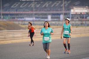 BIB: 1038, 1149
                            <button type="button" onclick="openModal(10519736)" class="btn btn-primary btn-sm float-right btn-popup" data-toggle="modal" data-target=".modal-high-quality">
                        <i class="fas fa-shopping-cart"></i> Add to Cart
                    </button>
                                            <button type="button" onclick="isThisMe(10519736, true)" class="btn btn-success btn-sm float-right btn-popup btn-isme hidden" data-toggle="tooltip" data-placement="bottom" title="นี่คือรูปของคุณใช่ไหม คลิกที่นี่เพื่อเอาเข้าอัลบั้ม">
                        <i class="fas fa-plus"></i> Add to album
                    </button>
                    <button type="button" onclick="isThisMe(10519736, false)" class="btn btn-warning btn-sm float-right btn-popup btn-isnotme hidden">
                        <i class="fas fa-ban"></i> Remove from album
                    </button>