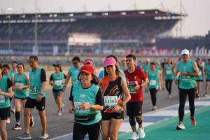 BIB: 0198, 338, 0119, 53363
                            <button type="button" onclick="openModal(10513464)" class="btn btn-primary btn-sm float-right btn-popup" data-toggle="modal" data-target=".modal-high-quality">
                        <i class="fas fa-shopping-cart"></i> Add to Cart
                    </button>
                                            <button type="button" onclick="isThisMe(10513464, true)" class="btn btn-success btn-sm float-right btn-popup btn-isme hidden" data-toggle="tooltip" data-placement="bottom" title="นี่คือรูปของคุณใช่ไหม คลิกที่นี่เพื่อเอาเข้าอัลบั้ม">
                        <i class="fas fa-plus"></i> Add to album
                    </button>
                    <button type="button" onclick="isThisMe(10513464, false)" class="btn btn-warning btn-sm float-right btn-popup btn-isnotme hidden">
                        <i class="fas fa-ban"></i> Remove from album
                    </button>