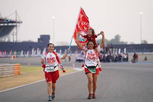 BIB: 1098, 0175, 
                            <button type="button" onclick="openModal(10521807)" class="btn btn-primary btn-sm float-right btn-popup" data-toggle="modal" data-target=".modal-high-quality">
                        <i class="fas fa-shopping-cart"></i> Add to Cart
                    </button>
                                            <button type="button" onclick="isThisMe(10521807, true)" class="btn btn-success btn-sm float-right btn-popup btn-isme hidden" data-toggle="tooltip" data-placement="bottom" title="นี่คือรูปของคุณใช่ไหม คลิกที่นี่เพื่อเอาเข้าอัลบั้ม">
                        <i class="fas fa-plus"></i> Add to album
                    </button>
                    <button type="button" onclick="isThisMe(10521807, false)" class="btn btn-warning btn-sm float-right btn-popup btn-isnotme hidden">
                        <i class="fas fa-ban"></i> Remove from album
                    </button>