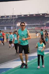 BIB: 51882, 52265
                            <button type="button" onclick="openModal(10518642)" class="btn btn-primary btn-sm float-right btn-popup" data-toggle="modal" data-target=".modal-high-quality">
                        <i class="fas fa-shopping-cart"></i> Add to Cart
                    </button>
                                            <button type="button" onclick="isThisMe(10518642, true)" class="btn btn-success btn-sm float-right btn-popup btn-isme hidden" data-toggle="tooltip" data-placement="bottom" title="นี่คือรูปของคุณใช่ไหม คลิกที่นี่เพื่อเอาเข้าอัลบั้ม">
                        <i class="fas fa-plus"></i> Add to album
                    </button>
                    <button type="button" onclick="isThisMe(10518642, false)" class="btn btn-warning btn-sm float-right btn-popup btn-isnotme hidden">
                        <i class="fas fa-ban"></i> Remove from album
                    </button>