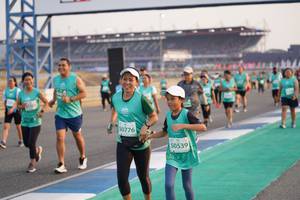 BIB: 50776, 0539
                            <button type="button" onclick="openModal(10515056)" class="btn btn-primary btn-sm float-right btn-popup" data-toggle="modal" data-target=".modal-high-quality">
                        <i class="fas fa-shopping-cart"></i> Add to Cart
                    </button>
                                            <button type="button" onclick="isThisMe(10515056, true)" class="btn btn-success btn-sm float-right btn-popup btn-isme hidden" data-toggle="tooltip" data-placement="bottom" title="นี่คือรูปของคุณใช่ไหม คลิกที่นี่เพื่อเอาเข้าอัลบั้ม">
                        <i class="fas fa-plus"></i> Add to album
                    </button>
                    <button type="button" onclick="isThisMe(10515056, false)" class="btn btn-warning btn-sm float-right btn-popup btn-isnotme hidden">
                        <i class="fas fa-ban"></i> Remove from album
                    </button>