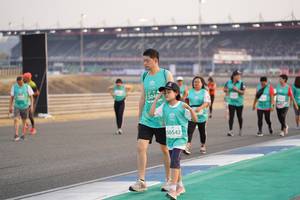 BIB: 504, 50542
                            <button type="button" onclick="openModal(10519687)" class="btn btn-primary btn-sm float-right btn-popup" data-toggle="modal" data-target=".modal-high-quality">
                        <i class="fas fa-shopping-cart"></i> Add to Cart
                    </button>
                                            <button type="button" onclick="isThisMe(10519687, true)" class="btn btn-success btn-sm float-right btn-popup btn-isme hidden" data-toggle="tooltip" data-placement="bottom" title="นี่คือรูปของคุณใช่ไหม คลิกที่นี่เพื่อเอาเข้าอัลบั้ม">
                        <i class="fas fa-plus"></i> Add to album
                    </button>
                    <button type="button" onclick="isThisMe(10519687, false)" class="btn btn-warning btn-sm float-right btn-popup btn-isnotme hidden">
                        <i class="fas fa-ban"></i> Remove from album
                    </button>