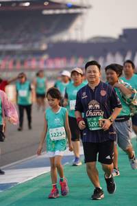 BIB: 520, 52254
                            <button type="button" onclick="openModal(10517161)" class="btn btn-primary btn-sm float-right btn-popup" data-toggle="modal" data-target=".modal-high-quality">
                        <i class="fas fa-shopping-cart"></i> Add to Cart
                    </button>
                                            <button type="button" onclick="isThisMe(10517161, true)" class="btn btn-success btn-sm float-right btn-popup btn-isme hidden" data-toggle="tooltip" data-placement="bottom" title="นี่คือรูปของคุณใช่ไหม คลิกที่นี่เพื่อเอาเข้าอัลบั้ม">
                        <i class="fas fa-plus"></i> Add to album
                    </button>
                    <button type="button" onclick="isThisMe(10517161, false)" class="btn btn-warning btn-sm float-right btn-popup btn-isnotme hidden">
                        <i class="fas fa-ban"></i> Remove from album
                    </button>