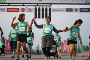 BIB: 51130, 50734, 50709, 1296, 52370
                            <button type="button" onclick="openModal(10524115)" class="btn btn-primary btn-sm float-right btn-popup" data-toggle="modal" data-target=".modal-high-quality">
                        <i class="fas fa-shopping-cart"></i> Add to Cart
                    </button>
                                            <button type="button" onclick="isThisMe(10524115, true)" class="btn btn-success btn-sm float-right btn-popup btn-isme hidden" data-toggle="tooltip" data-placement="bottom" title="นี่คือรูปของคุณใช่ไหม คลิกที่นี่เพื่อเอาเข้าอัลบั้ม">
                        <i class="fas fa-plus"></i> Add to album
                    </button>
                    <button type="button" onclick="isThisMe(10524115, false)" class="btn btn-warning btn-sm float-right btn-popup btn-isnotme hidden">
                        <i class="fas fa-ban"></i> Remove from album
                    </button>