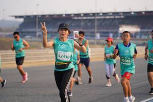 BIB: 504, 50303, 52438
                            <button type="button" onclick="openModal(10511173)" class="btn btn-primary btn-sm float-right btn-popup" data-toggle="modal" data-target=".modal-high-quality">
                        <i class="fas fa-shopping-cart"></i> Add to Cart
                    </button>
                                            <button type="button" onclick="isThisMe(10511173, true)" class="btn btn-success btn-sm float-right btn-popup btn-isme hidden" data-toggle="tooltip" data-placement="bottom" title="นี่คือรูปของคุณใช่ไหม คลิกที่นี่เพื่อเอาเข้าอัลบั้ม">
                        <i class="fas fa-plus"></i> Add to album
                    </button>
                    <button type="button" onclick="isThisMe(10511173, false)" class="btn btn-warning btn-sm float-right btn-popup btn-isnotme hidden">
                        <i class="fas fa-ban"></i> Remove from album
                    </button>