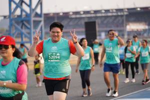 BIB: 52094, 087
                            <button type="button" onclick="openModal(10515041)" class="btn btn-primary btn-sm float-right btn-popup" data-toggle="modal" data-target=".modal-high-quality">
                        <i class="fas fa-shopping-cart"></i> Add to Cart
                    </button>
                                            <button type="button" onclick="isThisMe(10515041, true)" class="btn btn-success btn-sm float-right btn-popup btn-isme hidden" data-toggle="tooltip" data-placement="bottom" title="นี่คือรูปของคุณใช่ไหม คลิกที่นี่เพื่อเอาเข้าอัลบั้ม">
                        <i class="fas fa-plus"></i> Add to album
                    </button>
                    <button type="button" onclick="isThisMe(10515041, false)" class="btn btn-warning btn-sm float-right btn-popup btn-isnotme hidden">
                        <i class="fas fa-ban"></i> Remove from album
                    </button>