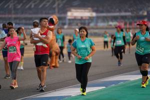 BIB: 51900, 70271
                            <button type="button" onclick="openModal(10519592)" class="btn btn-primary btn-sm float-right btn-popup" data-toggle="modal" data-target=".modal-high-quality">
                        <i class="fas fa-shopping-cart"></i> Add to Cart
                    </button>
                                            <button type="button" onclick="isThisMe(10519592, true)" class="btn btn-success btn-sm float-right btn-popup btn-isme hidden" data-toggle="tooltip" data-placement="bottom" title="นี่คือรูปของคุณใช่ไหม คลิกที่นี่เพื่อเอาเข้าอัลบั้ม">
                        <i class="fas fa-plus"></i> Add to album
                    </button>
                    <button type="button" onclick="isThisMe(10519592, false)" class="btn btn-warning btn-sm float-right btn-popup btn-isnotme hidden">
                        <i class="fas fa-ban"></i> Remove from album
                    </button>