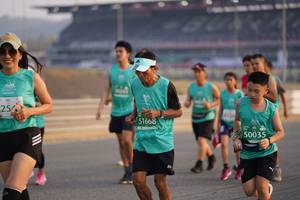 BIB: 51668, 50035
                            <button type="button" onclick="openModal(10513172)" class="btn btn-primary btn-sm float-right btn-popup" data-toggle="modal" data-target=".modal-high-quality">
                        <i class="fas fa-shopping-cart"></i> Add to Cart
                    </button>
                                            <button type="button" onclick="isThisMe(10513172, true)" class="btn btn-success btn-sm float-right btn-popup btn-isme hidden" data-toggle="tooltip" data-placement="bottom" title="นี่คือรูปของคุณใช่ไหม คลิกที่นี่เพื่อเอาเข้าอัลบั้ม">
                        <i class="fas fa-plus"></i> Add to album
                    </button>
                    <button type="button" onclick="isThisMe(10513172, false)" class="btn btn-warning btn-sm float-right btn-popup btn-isnotme hidden">
                        <i class="fas fa-ban"></i> Remove from album
                    </button>