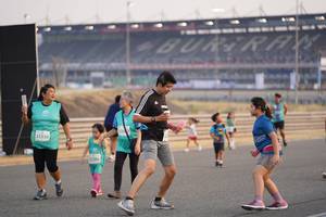 BIB: 530, 53338, 12206
                            <button type="button" onclick="openModal(10519793)" class="btn btn-primary btn-sm float-right btn-popup" data-toggle="modal" data-target=".modal-high-quality">
                        <i class="fas fa-shopping-cart"></i> Add to Cart
                    </button>
                                            <button type="button" onclick="isThisMe(10519793, true)" class="btn btn-success btn-sm float-right btn-popup btn-isme hidden" data-toggle="tooltip" data-placement="bottom" title="นี่คือรูปของคุณใช่ไหม คลิกที่นี่เพื่อเอาเข้าอัลบั้ม">
                        <i class="fas fa-plus"></i> Add to album
                    </button>
                    <button type="button" onclick="isThisMe(10519793, false)" class="btn btn-warning btn-sm float-right btn-popup btn-isnotme hidden">
                        <i class="fas fa-ban"></i> Remove from album
                    </button>