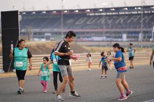 BIB: 530, 53338, 2206
                            <button type="button" onclick="openModal(10519801)" class="btn btn-primary btn-sm float-right btn-popup" data-toggle="modal" data-target=".modal-high-quality">
                        <i class="fas fa-shopping-cart"></i> Add to Cart
                    </button>
                                            <button type="button" onclick="isThisMe(10519801, true)" class="btn btn-success btn-sm float-right btn-popup btn-isme hidden" data-toggle="tooltip" data-placement="bottom" title="นี่คือรูปของคุณใช่ไหม คลิกที่นี่เพื่อเอาเข้าอัลบั้ม">
                        <i class="fas fa-plus"></i> Add to album
                    </button>
                    <button type="button" onclick="isThisMe(10519801, false)" class="btn btn-warning btn-sm float-right btn-popup btn-isnotme hidden">
                        <i class="fas fa-ban"></i> Remove from album
                    </button>