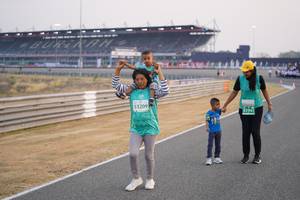 BIB: 53209, 51941
                            <button type="button" onclick="openModal(10521648)" class="btn btn-primary btn-sm float-right btn-popup" data-toggle="modal" data-target=".modal-high-quality">
                        <i class="fas fa-shopping-cart"></i> Add to Cart
                    </button>
                                            <button type="button" onclick="isThisMe(10521648, true)" class="btn btn-success btn-sm float-right btn-popup btn-isme hidden" data-toggle="tooltip" data-placement="bottom" title="นี่คือรูปของคุณใช่ไหม คลิกที่นี่เพื่อเอาเข้าอัลบั้ม">
                        <i class="fas fa-plus"></i> Add to album
                    </button>
                    <button type="button" onclick="isThisMe(10521648, false)" class="btn btn-warning btn-sm float-right btn-popup btn-isnotme hidden">
                        <i class="fas fa-ban"></i> Remove from album
                    </button>