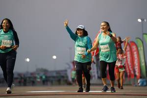 BIB: 52352, 53145, 83398
                            <button type="button" onclick="openModal(10524531)" class="btn btn-primary btn-sm float-right btn-popup" data-toggle="modal" data-target=".modal-high-quality">
                        <i class="fas fa-shopping-cart"></i> Add to Cart
                    </button>
                                            <button type="button" onclick="isThisMe(10524531, true)" class="btn btn-success btn-sm float-right btn-popup btn-isme hidden" data-toggle="tooltip" data-placement="bottom" title="นี่คือรูปของคุณใช่ไหม คลิกที่นี่เพื่อเอาเข้าอัลบั้ม">
                        <i class="fas fa-plus"></i> Add to album
                    </button>
                    <button type="button" onclick="isThisMe(10524531, false)" class="btn btn-warning btn-sm float-right btn-popup btn-isnotme hidden">
                        <i class="fas fa-ban"></i> Remove from album
                    </button>