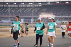 BIB: 53127, 53358
                            <button type="button" onclick="openModal(10520018)" class="btn btn-primary btn-sm float-right btn-popup" data-toggle="modal" data-target=".modal-high-quality">
                        <i class="fas fa-shopping-cart"></i> Add to Cart
                    </button>
                                            <button type="button" onclick="isThisMe(10520018, true)" class="btn btn-success btn-sm float-right btn-popup btn-isme hidden" data-toggle="tooltip" data-placement="bottom" title="นี่คือรูปของคุณใช่ไหม คลิกที่นี่เพื่อเอาเข้าอัลบั้ม">
                        <i class="fas fa-plus"></i> Add to album
                    </button>
                    <button type="button" onclick="isThisMe(10520018, false)" class="btn btn-warning btn-sm float-right btn-popup btn-isnotme hidden">
                        <i class="fas fa-ban"></i> Remove from album
                    </button>