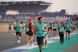 BIB: 70306, 158
                            <button type="button" onclick="openModal(10513463)" class="btn btn-primary btn-sm float-right btn-popup" data-toggle="modal" data-target=".modal-high-quality">
                        <i class="fas fa-shopping-cart"></i> Add to Cart
                    </button>
                                            <button type="button" onclick="isThisMe(10513463, true)" class="btn btn-success btn-sm float-right btn-popup btn-isme hidden" data-toggle="tooltip" data-placement="bottom" title="นี่คือรูปของคุณใช่ไหม คลิกที่นี่เพื่อเอาเข้าอัลบั้ม">
                        <i class="fas fa-plus"></i> Add to album
                    </button>
                    <button type="button" onclick="isThisMe(10513463, false)" class="btn btn-warning btn-sm float-right btn-popup btn-isnotme hidden">
                        <i class="fas fa-ban"></i> Remove from album
                    </button>