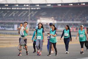 BIB: 52352, 83398, 52717, 2395
                            <button type="button" onclick="openModal(10521153)" class="btn btn-primary btn-sm float-right btn-popup" data-toggle="modal" data-target=".modal-high-quality">
                        <i class="fas fa-shopping-cart"></i> Add to Cart
                    </button>
                                            <button type="button" onclick="isThisMe(10521153, true)" class="btn btn-success btn-sm float-right btn-popup btn-isme hidden" data-toggle="tooltip" data-placement="bottom" title="นี่คือรูปของคุณใช่ไหม คลิกที่นี่เพื่อเอาเข้าอัลบั้ม">
                        <i class="fas fa-plus"></i> Add to album
                    </button>
                    <button type="button" onclick="isThisMe(10521153, false)" class="btn btn-warning btn-sm float-right btn-popup btn-isnotme hidden">
                        <i class="fas fa-ban"></i> Remove from album
                    </button>