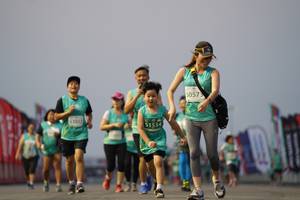 BIB: 0573, 53052, 51534
                            <button type="button" onclick="openModal(10524307)" class="btn btn-primary btn-sm float-right btn-popup" data-toggle="modal" data-target=".modal-high-quality">
                        <i class="fas fa-shopping-cart"></i> Add to Cart
                    </button>
                                            <button type="button" onclick="isThisMe(10524307, true)" class="btn btn-success btn-sm float-right btn-popup btn-isme hidden" data-toggle="tooltip" data-placement="bottom" title="นี่คือรูปของคุณใช่ไหม คลิกที่นี่เพื่อเอาเข้าอัลบั้ม">
                        <i class="fas fa-plus"></i> Add to album
                    </button>
                    <button type="button" onclick="isThisMe(10524307, false)" class="btn btn-warning btn-sm float-right btn-popup btn-isnotme hidden">
                        <i class="fas fa-ban"></i> Remove from album
                    </button>