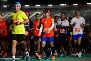 BIB: 259, 27427, 261, 22452, 736
                            <button type="button" onclick="openModal(11300408)" class="btn btn-primary btn-sm float-right btn-popup" data-toggle="modal" data-target=".modal-high-quality">
                        <i class="fas fa-shopping-cart"></i> Add to Cart
                    </button>
                                            <button type="button" onclick="isThisMe(11300408, true)" class="btn btn-success btn-sm float-right btn-popup btn-isme hidden" data-toggle="tooltip" data-placement="bottom" title="นี่คือรูปของคุณใช่ไหม คลิกที่นี่เพื่อเอาเข้าอัลบั้ม">
                        <i class="fas fa-plus"></i> Add to album
                    </button>
                    <button type="button" onclick="isThisMe(11300408, false)" class="btn btn-warning btn-sm float-right btn-popup btn-isnotme hidden">
                        <i class="fas fa-ban"></i> Remove from album
                    </button>