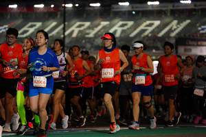 BIB: 213, 624, 24716, 82006, 22010, 24539
                            <button type="button" onclick="openModal(11319265)" class="btn btn-primary btn-sm float-right btn-popup" data-toggle="modal" data-target=".modal-high-quality">
                        <i class="fas fa-shopping-cart"></i> Add to Cart
                    </button>
                                            <button type="button" onclick="isThisMe(11319265, true)" class="btn btn-success btn-sm float-right btn-popup btn-isme hidden" data-toggle="tooltip" data-placement="bottom" title="นี่คือรูปของคุณใช่ไหม คลิกที่นี่เพื่อเอาเข้าอัลบั้ม">
                        <i class="fas fa-plus"></i> Add to album
                    </button>
                    <button type="button" onclick="isThisMe(11319265, false)" class="btn btn-warning btn-sm float-right btn-popup btn-isnotme hidden">
                        <i class="fas fa-ban"></i> Remove from album
                    </button>