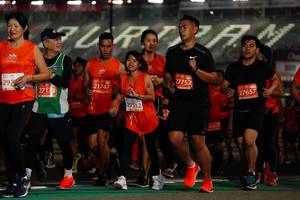 BIB: 27752, 297, 21747, 27657, 27131, 29512, 22071
                            <button type="button" onclick="openModal(11321740)" class="btn btn-primary btn-sm float-right btn-popup" data-toggle="modal" data-target=".modal-high-quality">
                        <i class="fas fa-shopping-cart"></i> Add to Cart
                    </button>
                                            <button type="button" onclick="isThisMe(11321740, true)" class="btn btn-success btn-sm float-right btn-popup btn-isme hidden" data-toggle="tooltip" data-placement="bottom" title="นี่คือรูปของคุณใช่ไหม คลิกที่นี่เพื่อเอาเข้าอัลบั้ม">
                        <i class="fas fa-plus"></i> Add to album
                    </button>
                    <button type="button" onclick="isThisMe(11321740, false)" class="btn btn-warning btn-sm float-right btn-popup btn-isnotme hidden">
                        <i class="fas fa-ban"></i> Remove from album
                    </button>